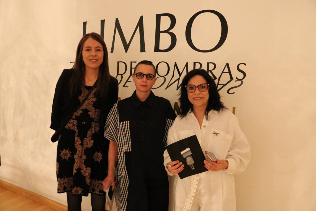 La directora del Instituto Zacatecano de Cultura (IZC) “Ramón López Velarde”, María de Jesús Muñoz Reyes; la directora del Museo Francisco Goitia, Adela Bañuelos Acevedo, y la artista Sofía Crimen, inauguraron la propuesta. Foto: Cortesía