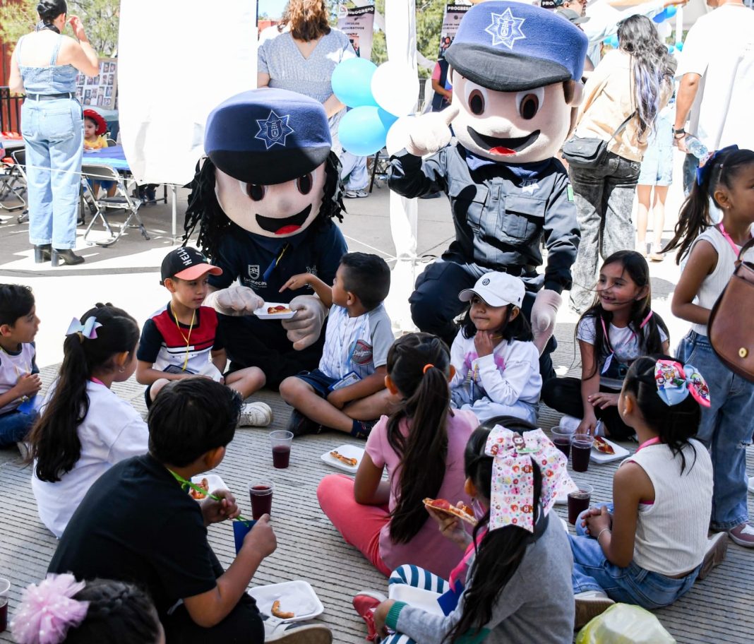 Se realizaron exhibiciones operativas por parte de distintas áreas de la Secretaría, destacando la participación de la Policía Canina y la Policía Montada . Foto: Godezac.