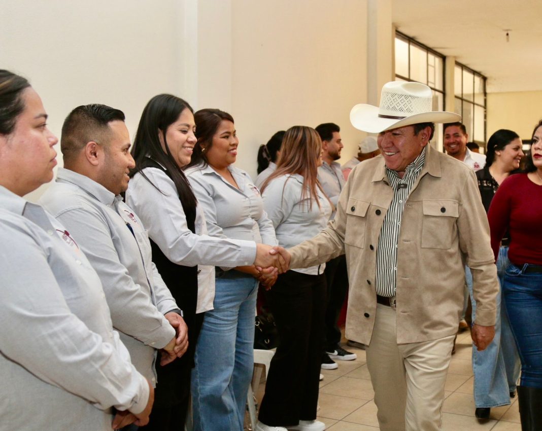 En la región de Fresnillo se atiende a cerca de 15 mil familias y se aspira a alcanzar 20 mil beneficiarios en 2026 con el esquema peso a peso. Foto: Godezac.