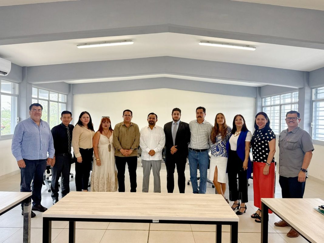 Ambas autoridades educativas compartieron proyectos, estrategias y experiencias. Foto: Cortesía.