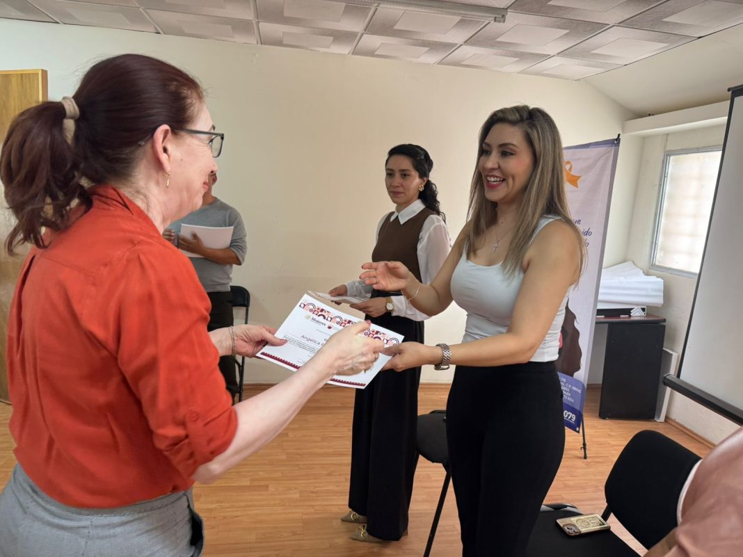 El taller busca contribuir al trabajo institucional en favor de la seguridad y protección de las mujeres. Foto: Cortesía.