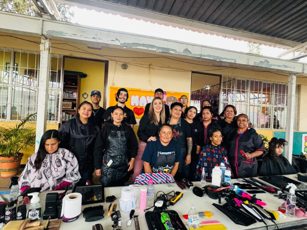 Mujeres participaron en talleres para fortalecer su autonomía económica; niñas y niños conocieron sus derechos. Foto: Godezac.
