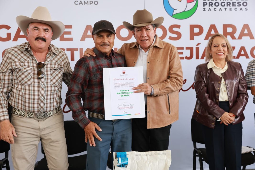 La jornada benefició a 207 productoras y productores agropecuarios. Foto: Godezac.