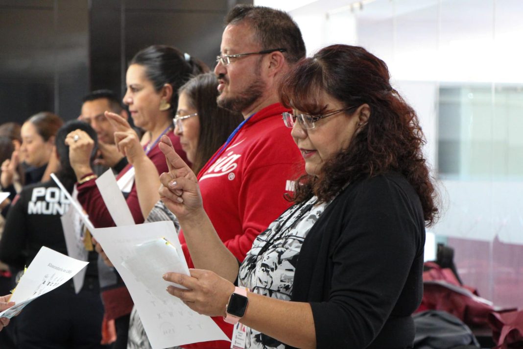Pie de foto: El curso dura seis meses y es impartido por el Instituto para la Atención e Inclusión de las Personas con Discapacidad. Foto: Cortesía.