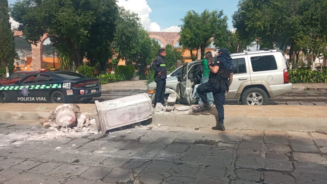 La unidad quedó impactada contra una estructura de cantera. Foto: Cortesía.
